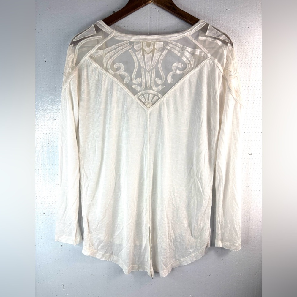 Free People M Boho Lace Trim V-Neck Long Sleeved Top in Off-White - Picture 2 of 10
